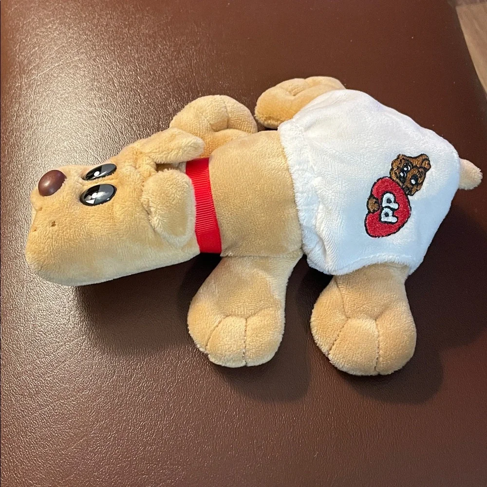 HASBRO POUND PUPPIES NEWBORN DOG PLUSH WITH EMBROIDERED DIAPER